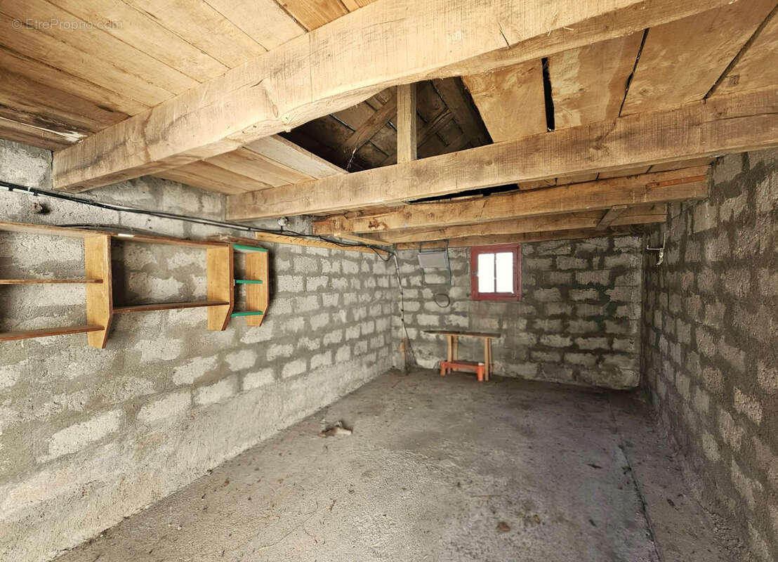 Maison rénovée avec grand jardin aménagé et garage, située dans le centre ville de Baraqueville - photo 25