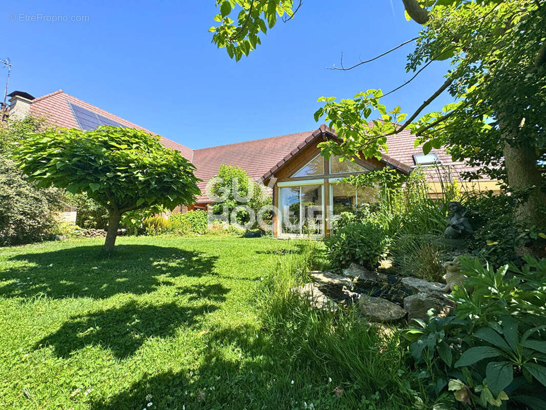 Maison et gite Oussieres 9 chambres - photo 3