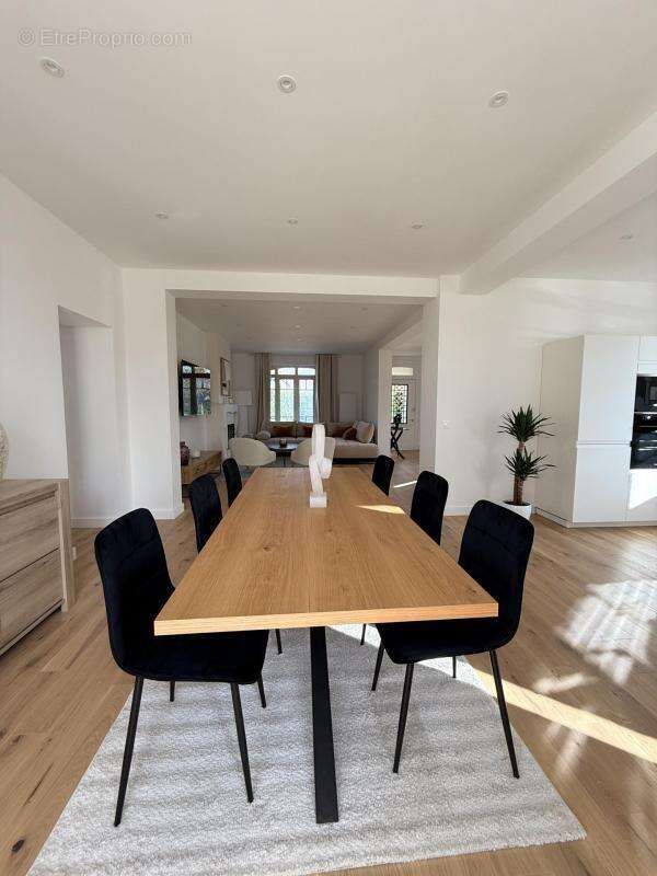 Maison à BONNEVILLE-SUR-TOUQUES