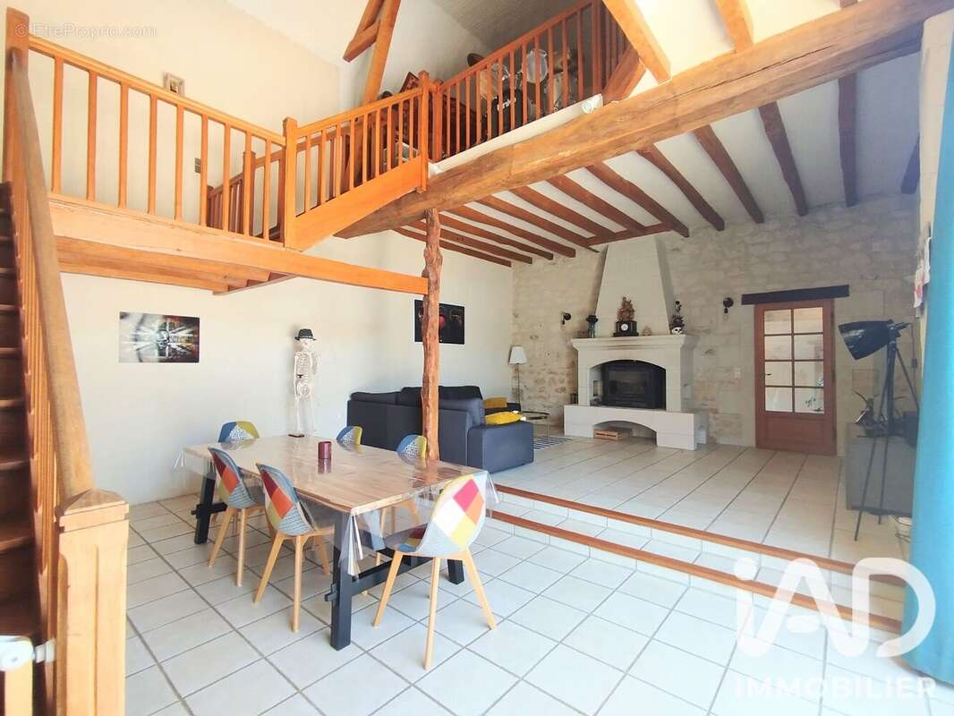 Maison 286 m² à Chinon  - photo 3