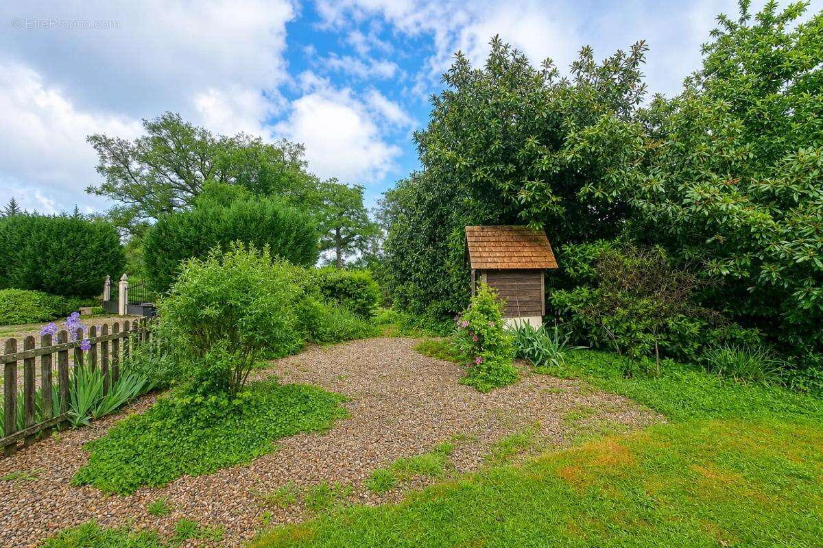 Maison de 8 pièces de 189 m² à Saint-Saturnin - photo 27