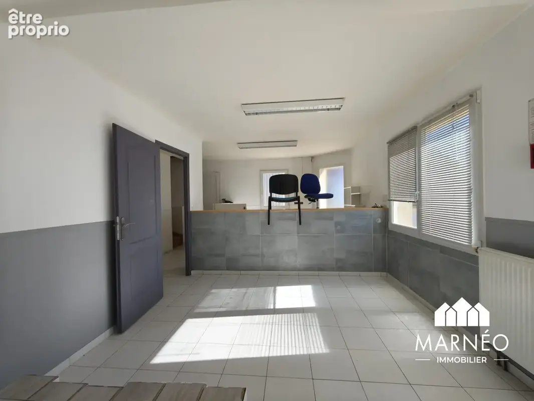 Commerce 220 m² à vendre à Fagnieres (51510) - photo 2