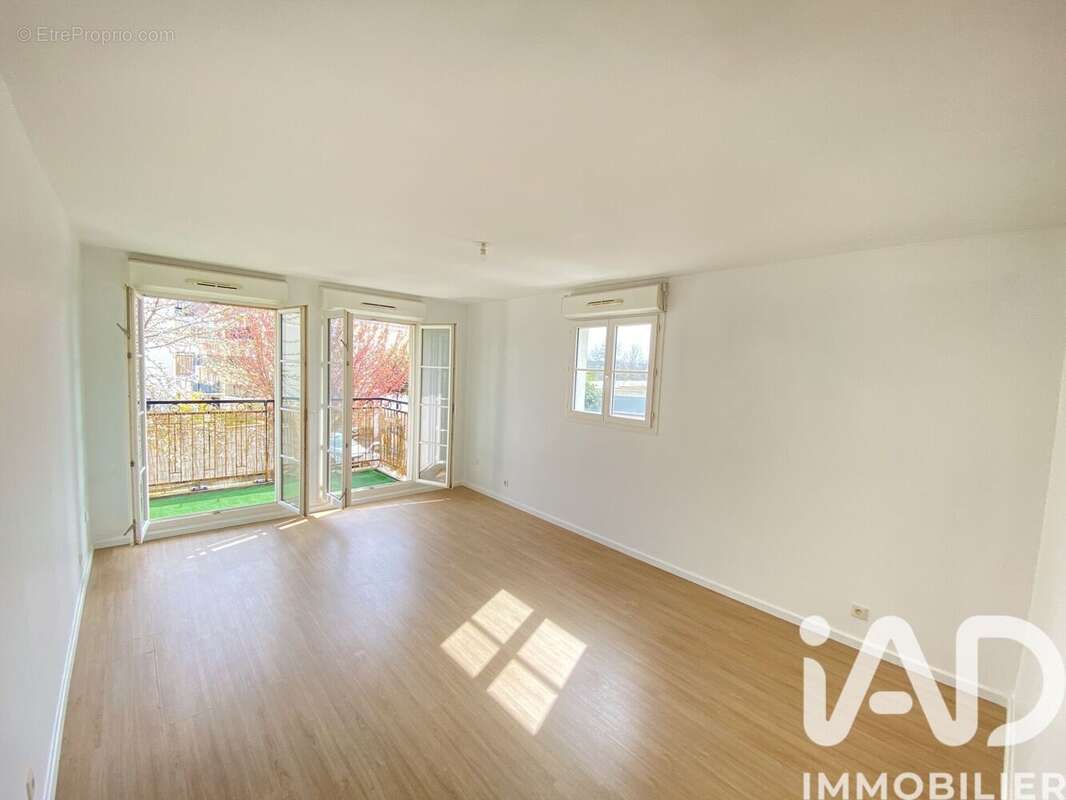 Photo 2 - Appartement à BRIE-COMTE-ROBERT