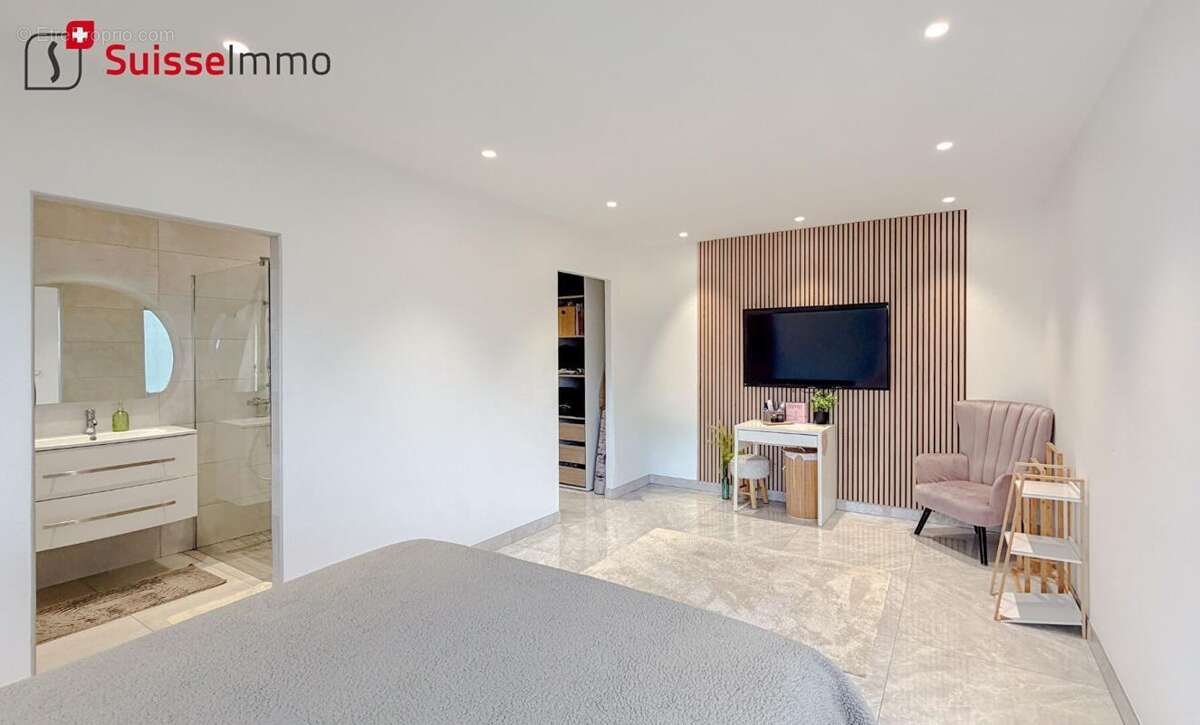 Maison à GRAND-CHARMONT