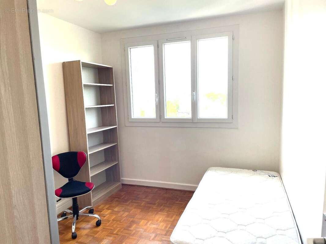   - Appartement à VILLEURBANNE