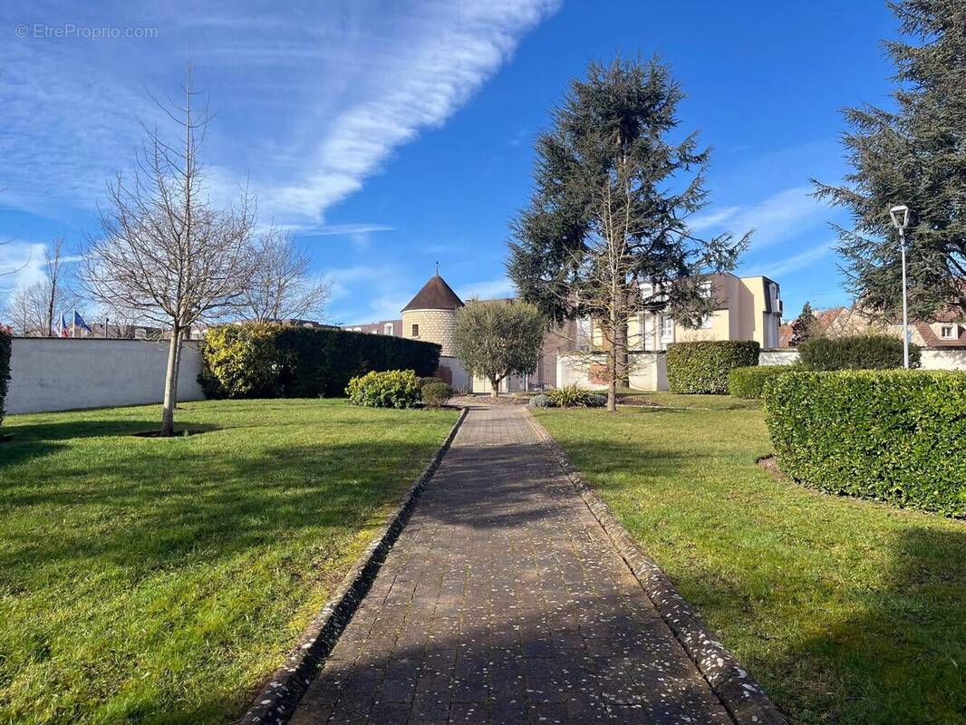 Appartement à VILLEPREUX