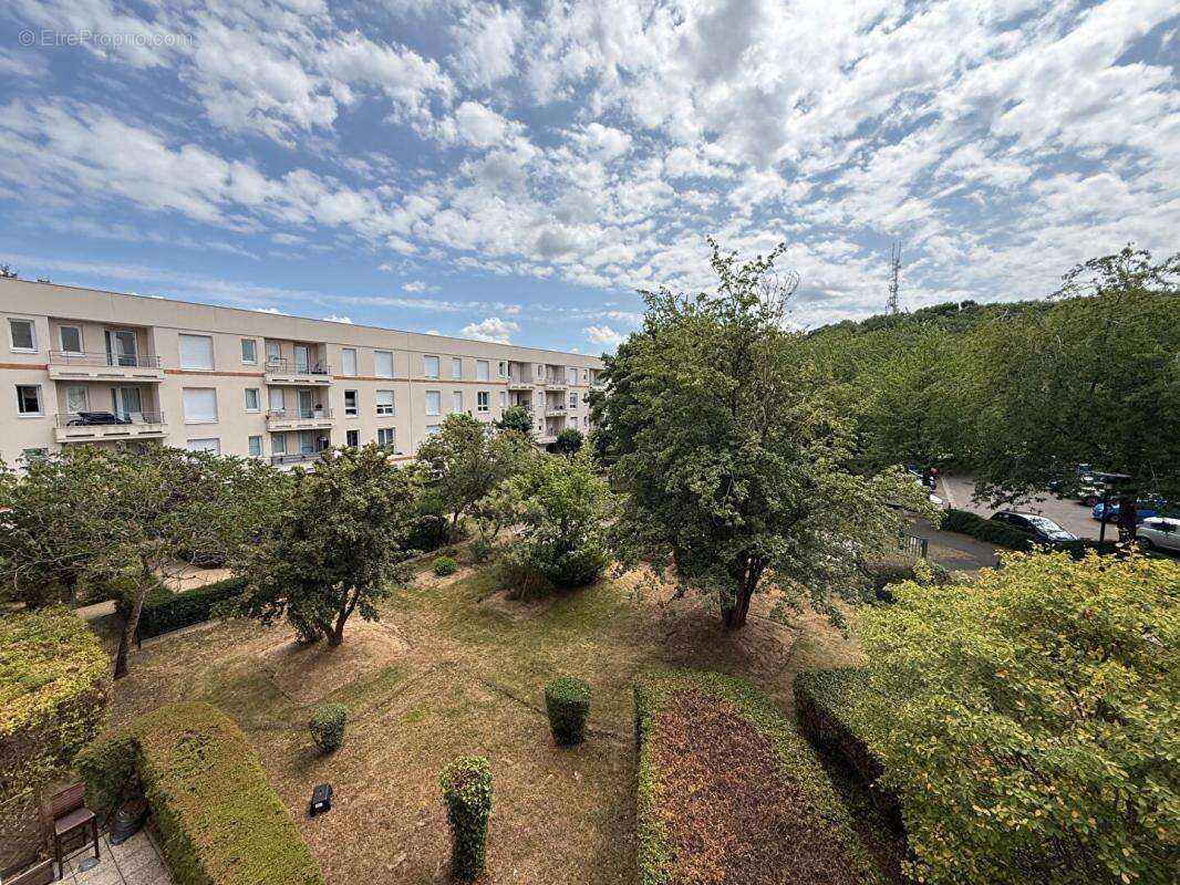 Appartement à ELANCOURT