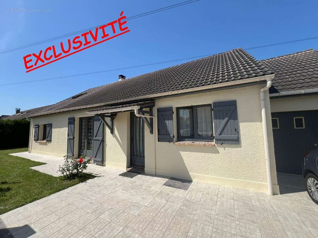 Maison à OLLAINVILLE