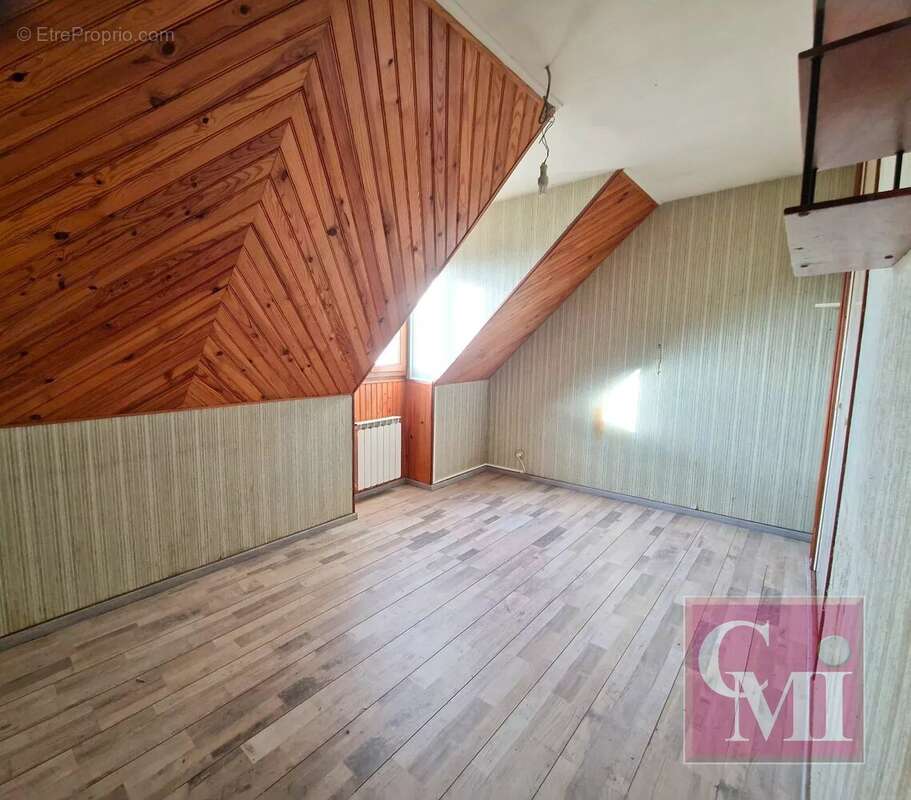 Maison à BRUYERES-LE-CHATEL