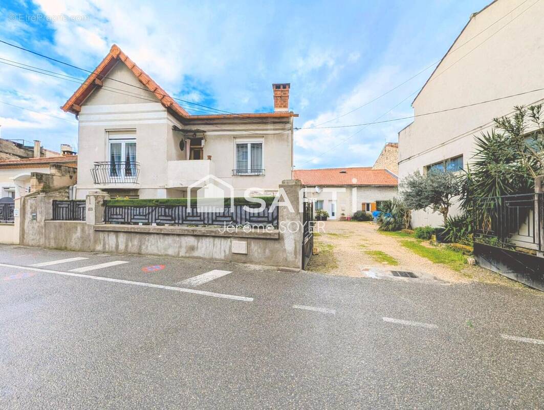 Photo 1 - Maison à CHATEAURENARD