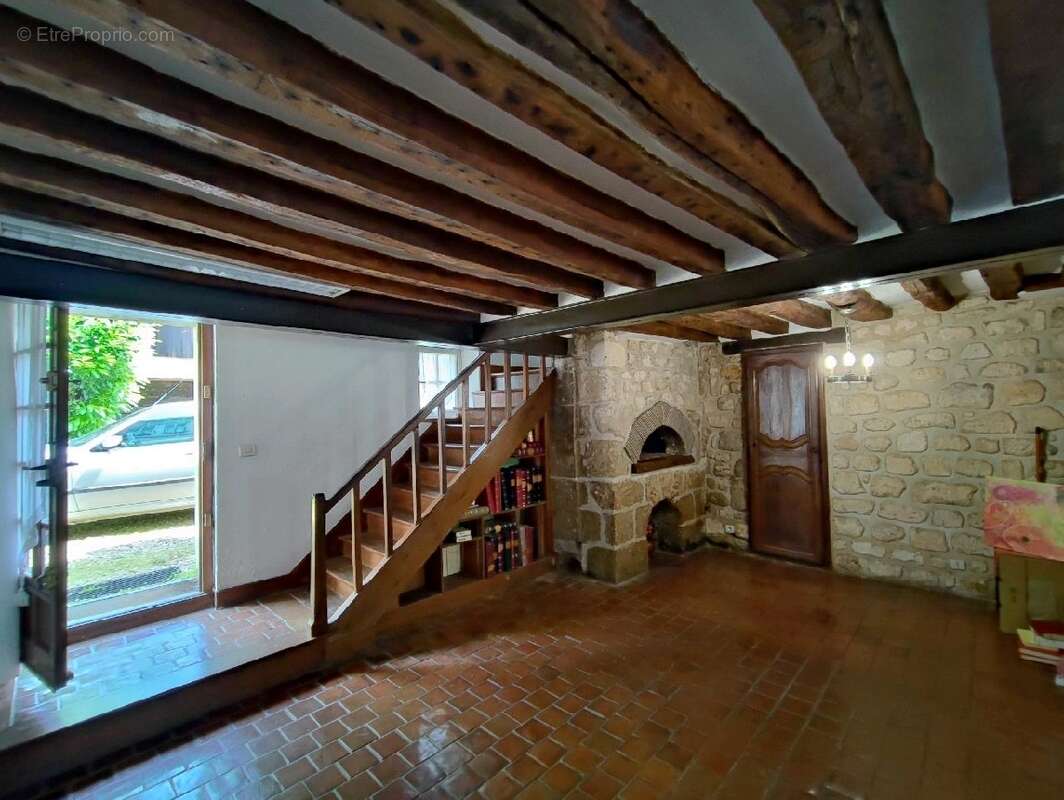 Maison à NESLES-LA-VALLEE