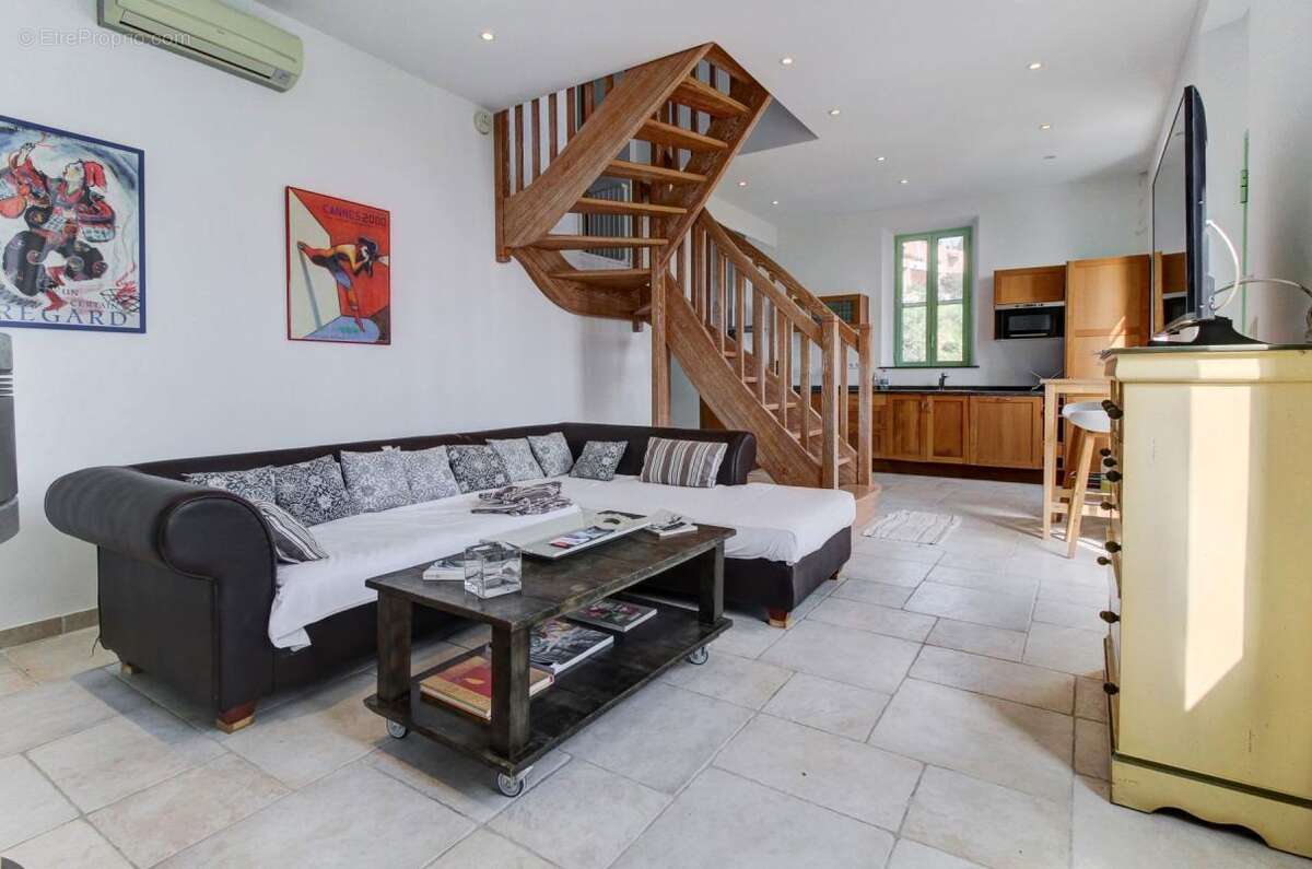 Maison à VALLAURIS