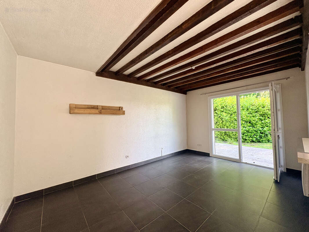 Maison familiale avec grand jardin et fort potentiel à Aoste - photo 6
