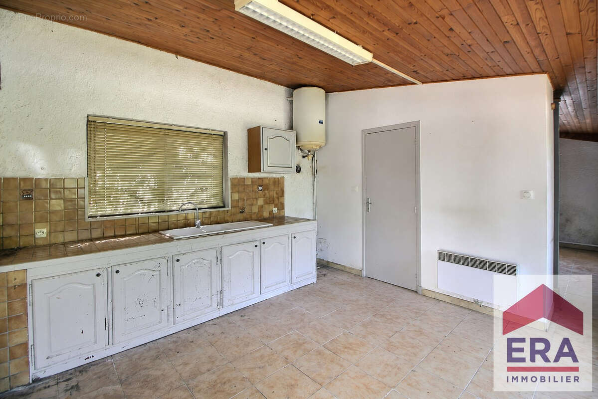 Maison à UCHAUX