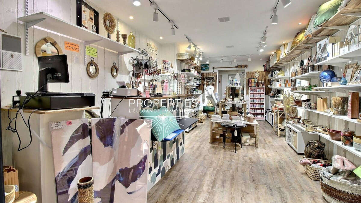 Commerce à LE LAVANDOU