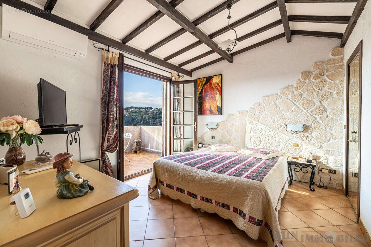 Maison 134 m² à Cagnes-Sur-Mer  - photo 8