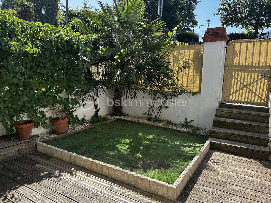 Appartement T3 rénové avec jardin privatif, grand balcon et vue nature au centre de Cambo-les-Bains - photo 4