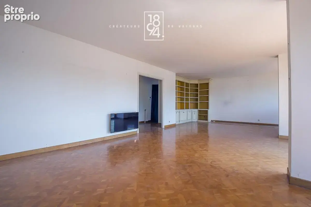 Appartement À Vendre T4 de 111m² Marseille 13009  Résidence Super Valmante  Garage Electrifié  10eme étage vue mer et collines - photo 6