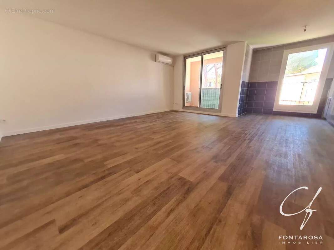 Appartement à FREJUS