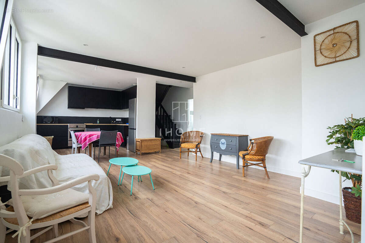 Maison à LES PONTS-DE-CE