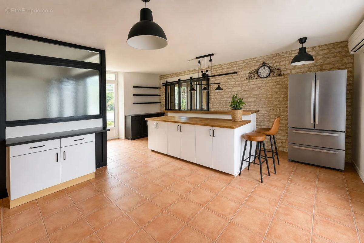 Majestueuse maison 245 m² avec jardin à Neuville - photo 12