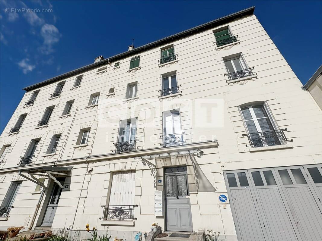 Appartement à COLOMBES