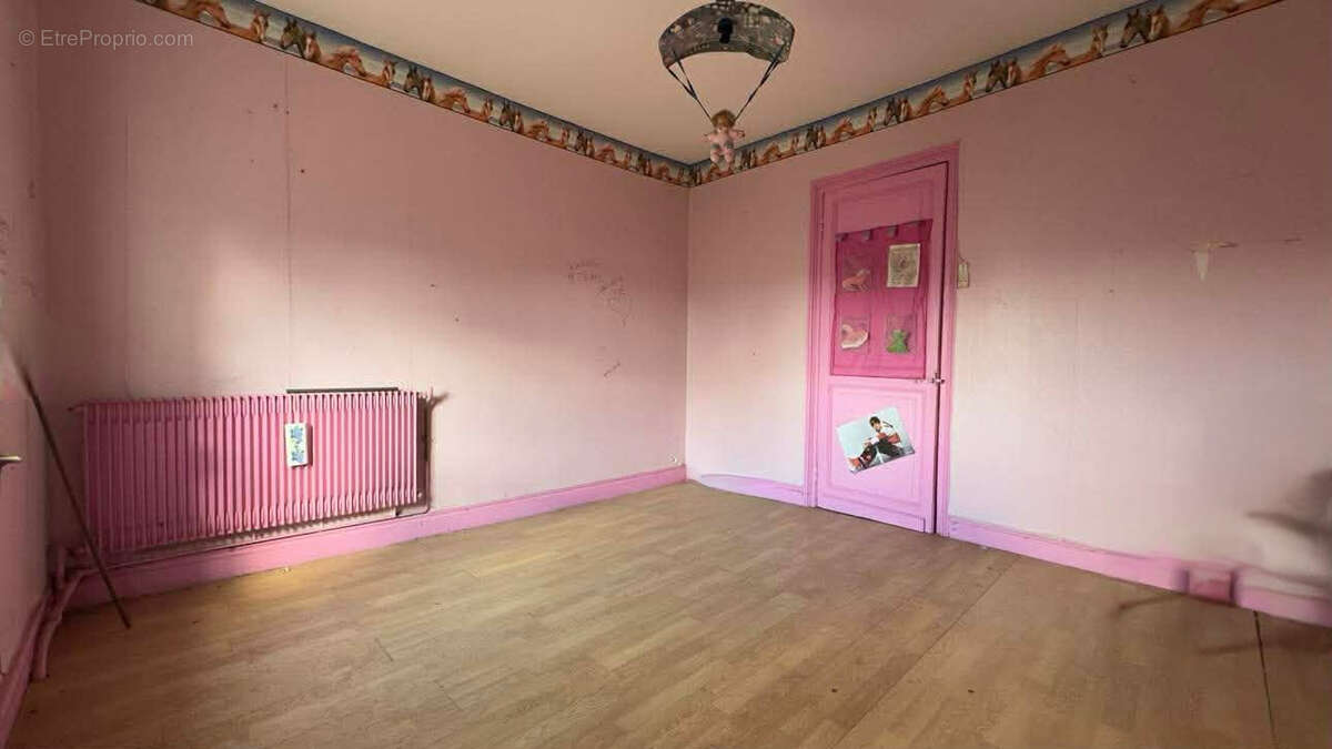 Maison à BRUAY-LA-BUISSIERE