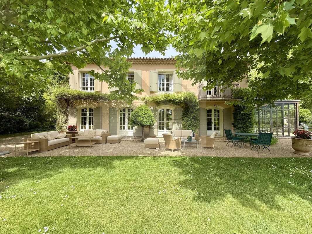 Maison à LE THOLONET