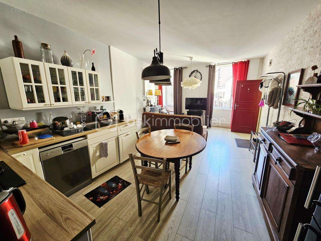 Appartement T3 rénové en centre-ville de Clermont-Ferrand - photo 2