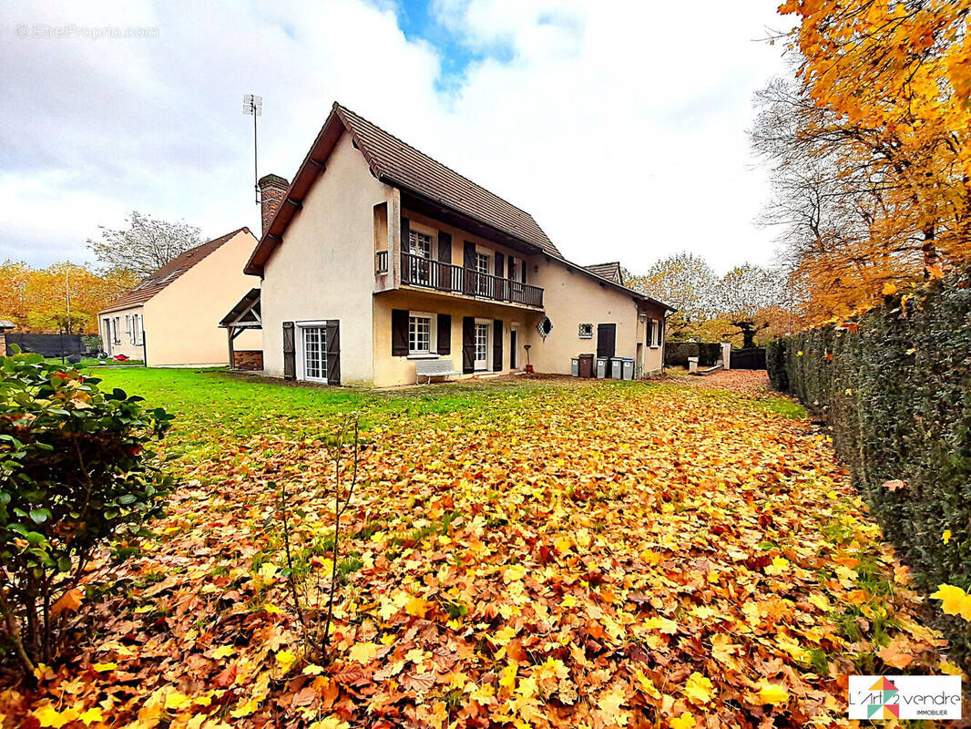 Maison à LE PLESSIS-BRION