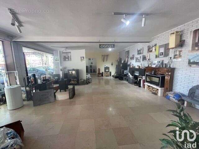 Photo 4 - Commerce à SAINT-FARGEAU-PONTHIERRY