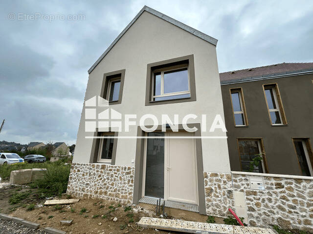 Maison à SAINT-CHERON