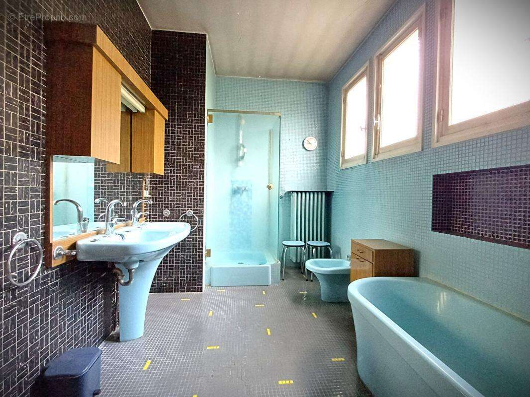 Belle maison d'architecte années 60 à rénover - Chalons En Ch. 160 m2 - 4 Chambres - photo 6
