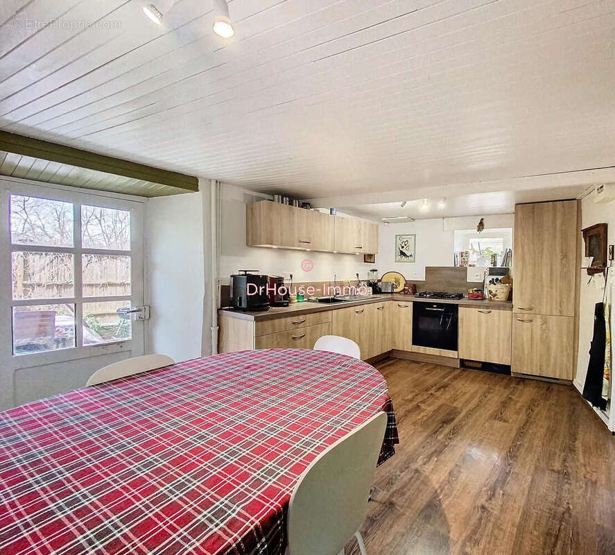 Maison à SAINT-HOSTIEN