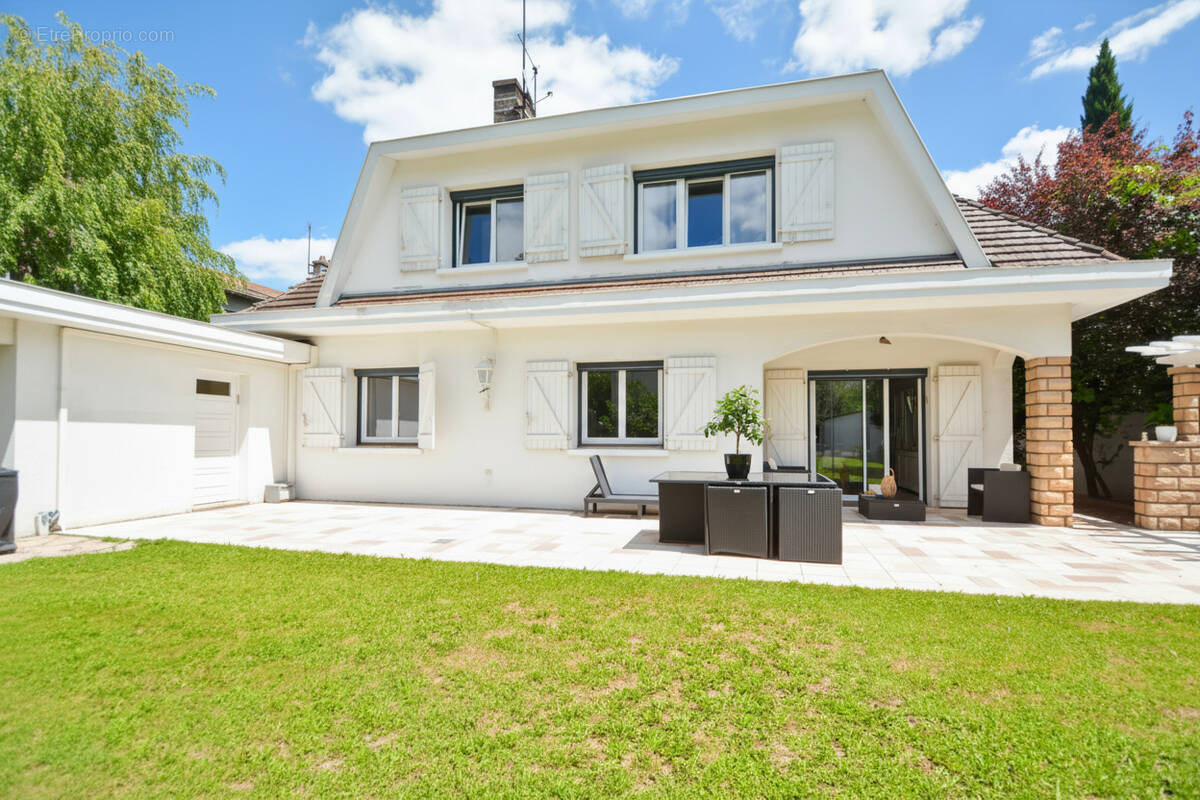 Maison à VILLEURBANNE