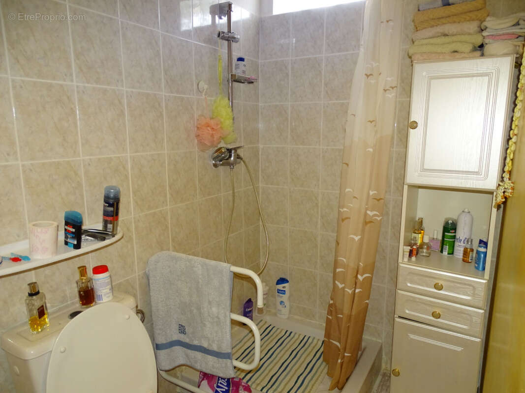 Maison à NOYERS-SUR-JABRON