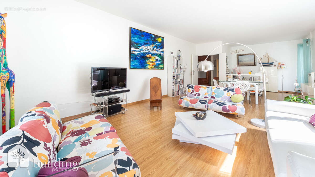 Appartement à COURBEVOIE