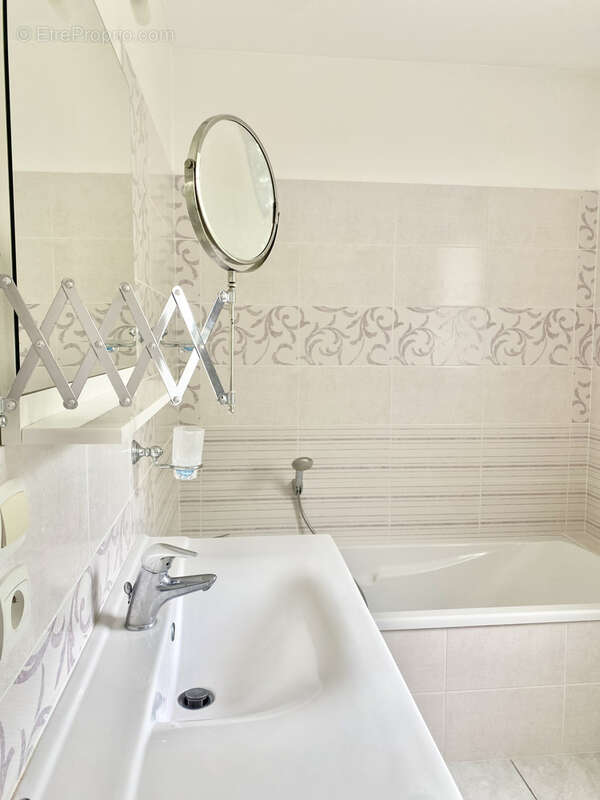 Maison à VAUX-SUR-MER