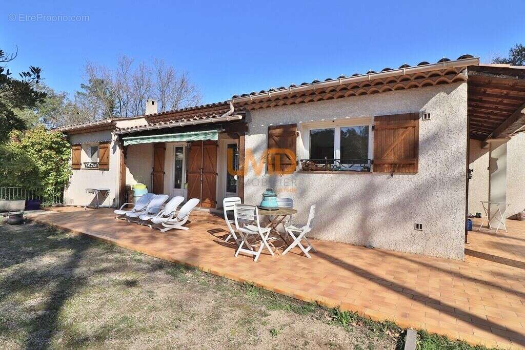 Maison à MONTAUROUX