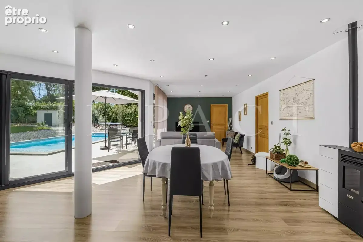 Mouans-Sartoux limite Mougins, Villa contemporaine de 220m2 avec piscine à vendre - photo 8