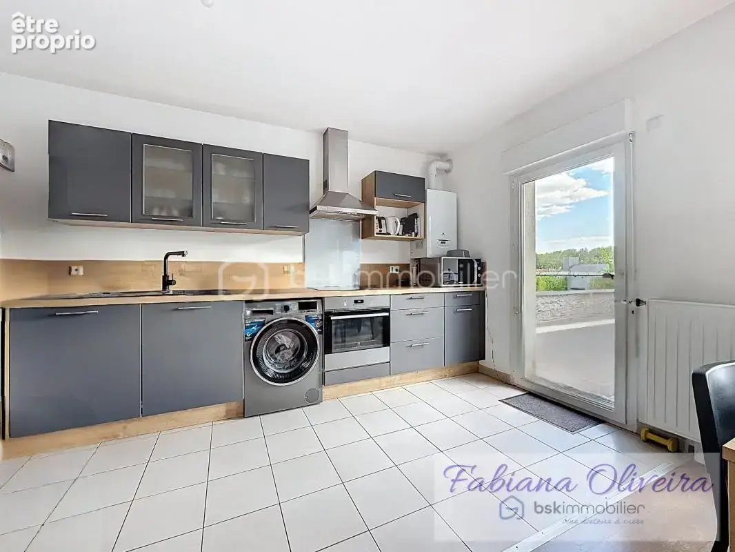 Appartement f3 chessy – 70m² – 325 000 € - photo 3