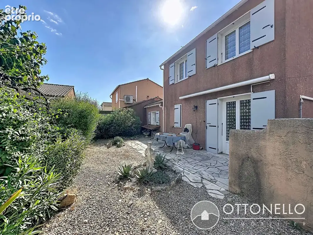 Maison à ROQUEBRUNE-SUR-ARGENS