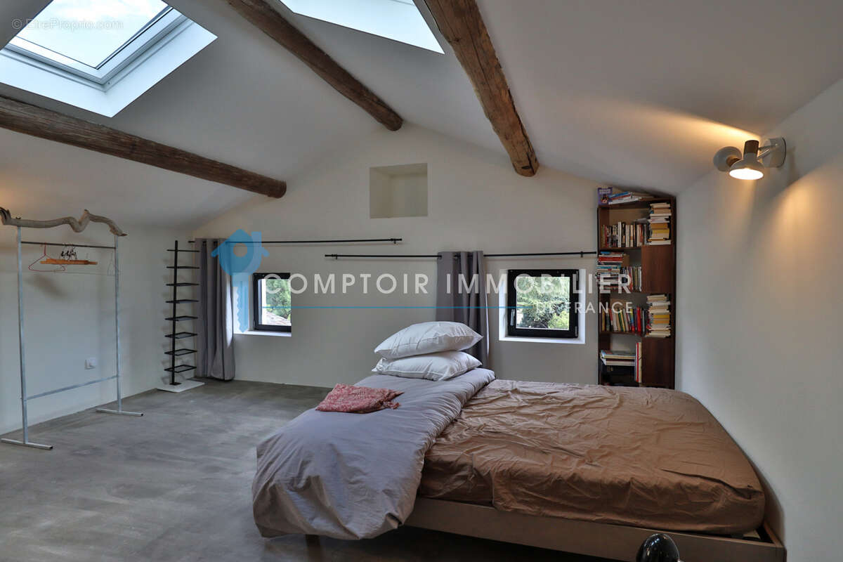 Maison à SAINT-SATURNIN-LES-APT