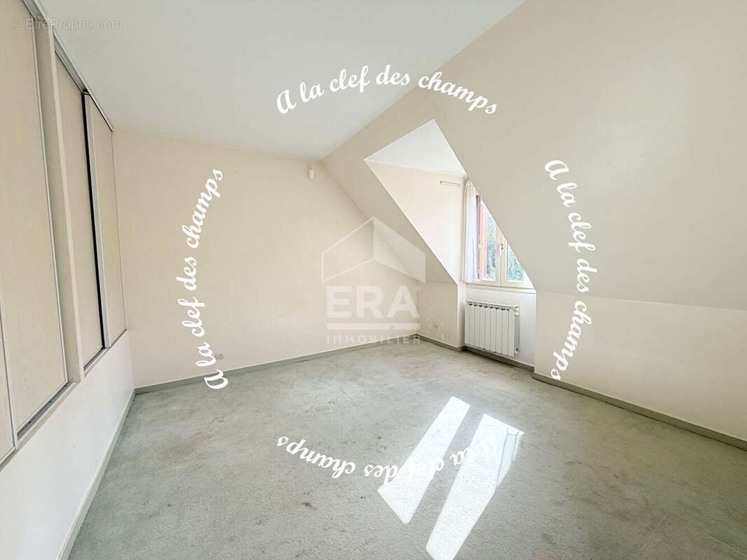 Maison à BURES-SUR-YVETTE