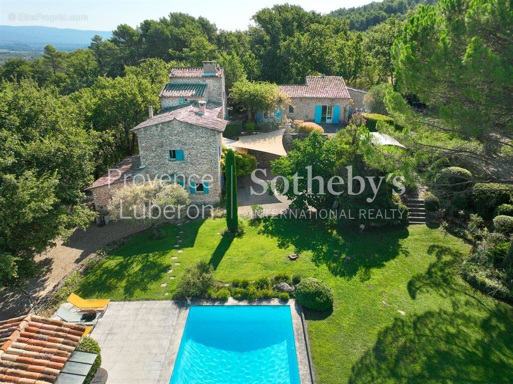 Maison à GORDES