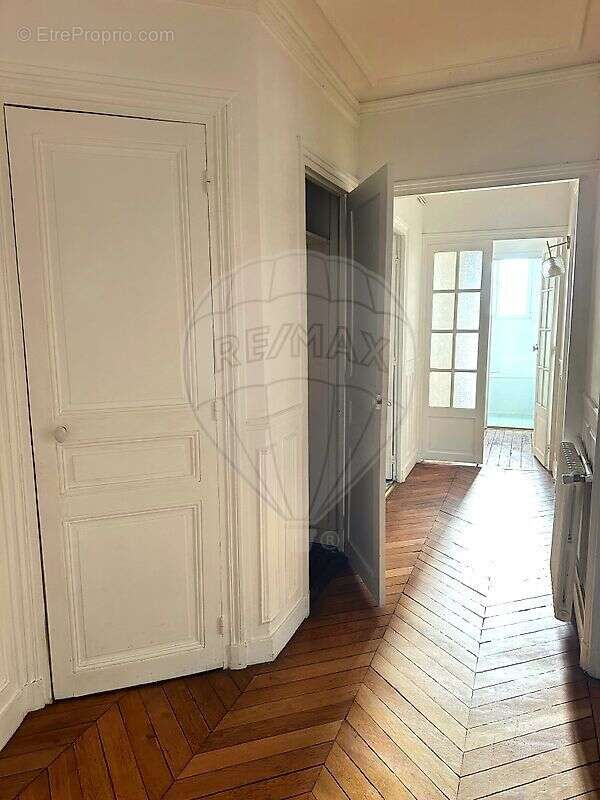Appartement à PARIS-10E