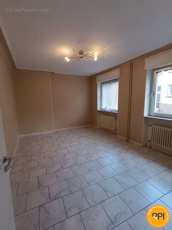 Chambre rdc - Maison à SPICHEREN