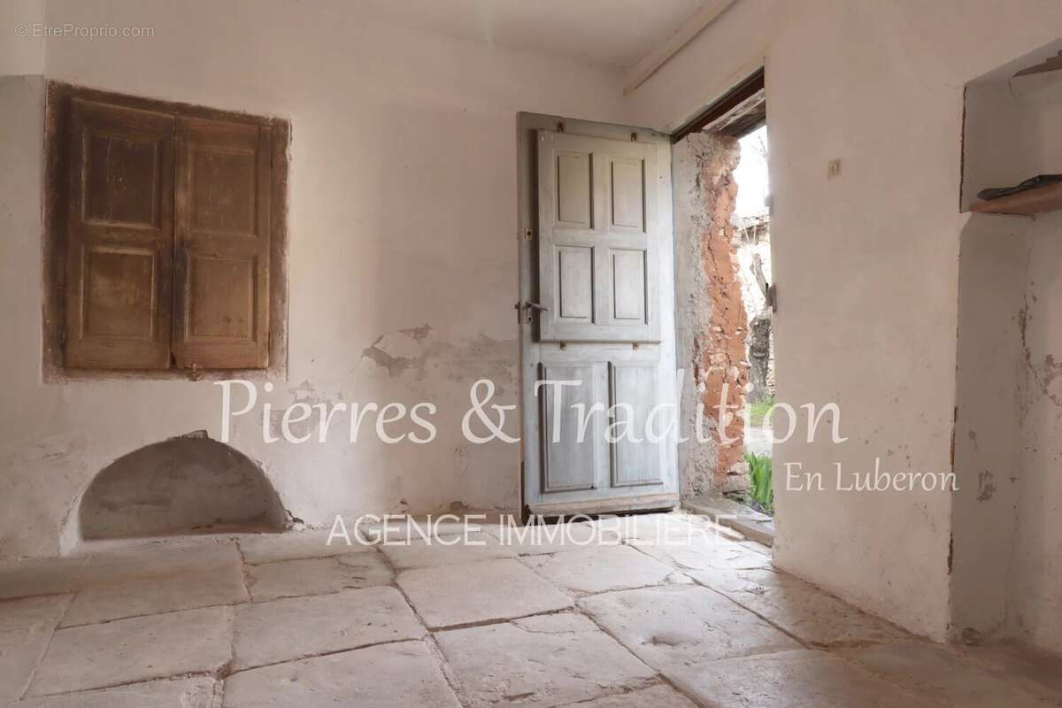 Maison à SAINT-SATURNIN-LES-APT