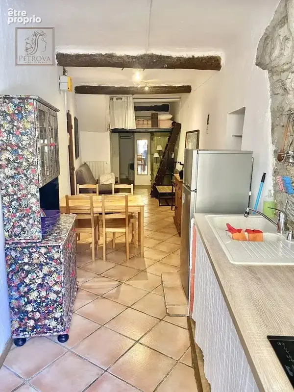 Vieux Nice - F1 de 30 m2 - au calme - photo 5
