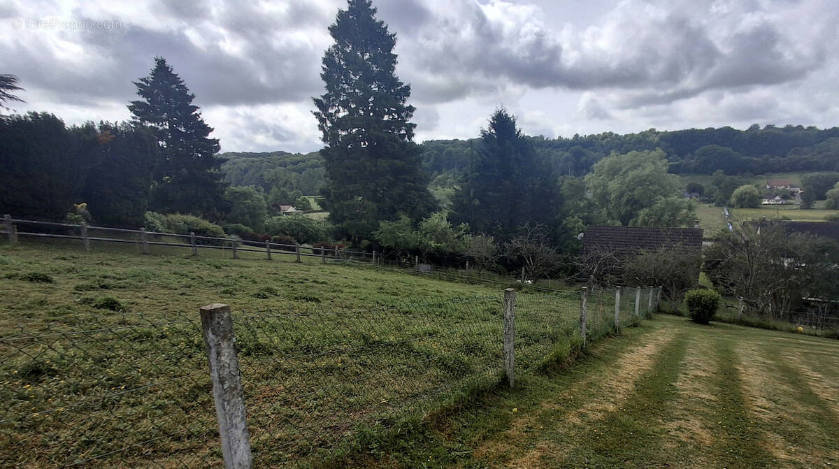 Terrain à SAINT-SAENS